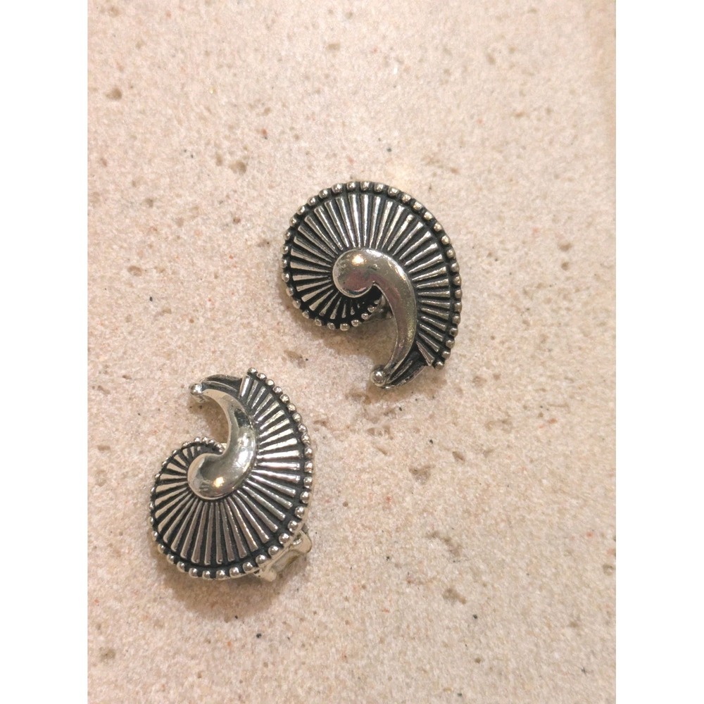 Vintage Mexico MX220 Artisan Silver Crescent Sunburst Clip On Earrings‎